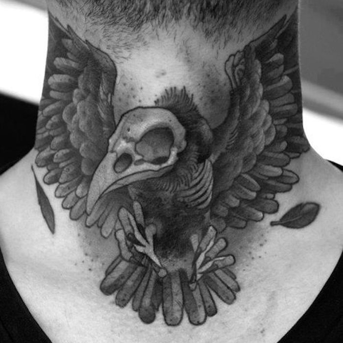 tatouage aigle cou homme tattoo idée tattoo metal oiseau nuque