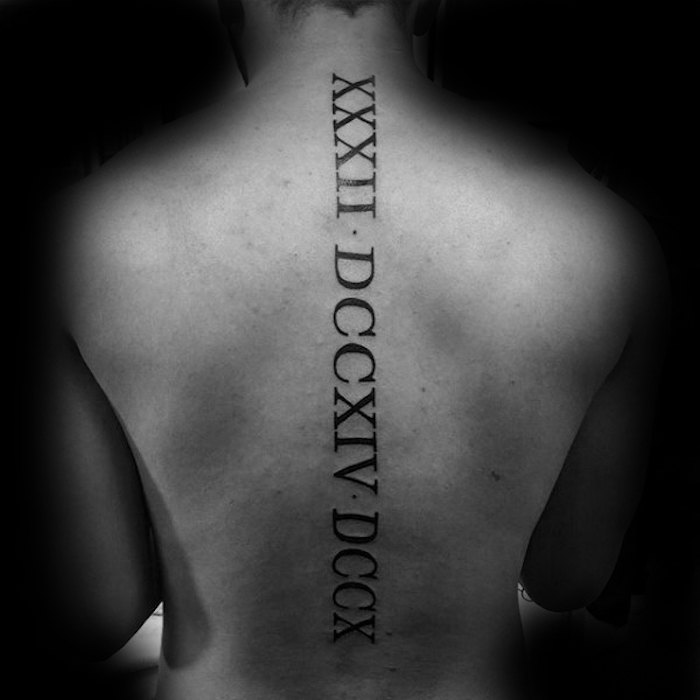 tatouage date chiffre romain prix tattoo nombre vertical dos entier