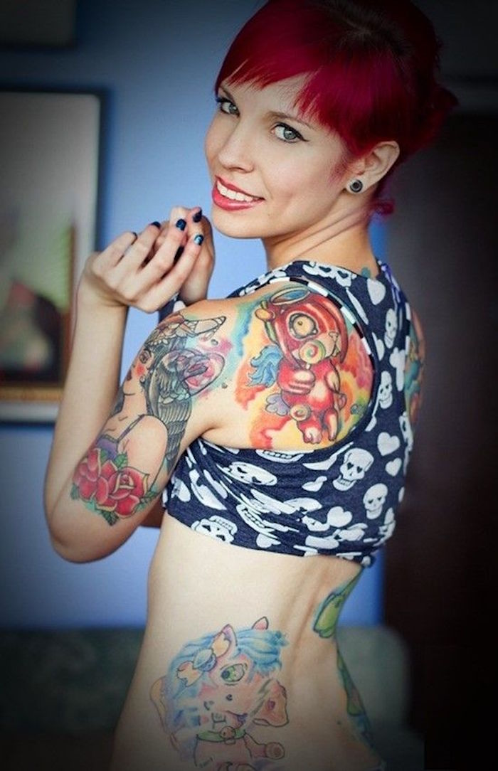 tatouage bas dos aquerelle tattoo femme poney enfant