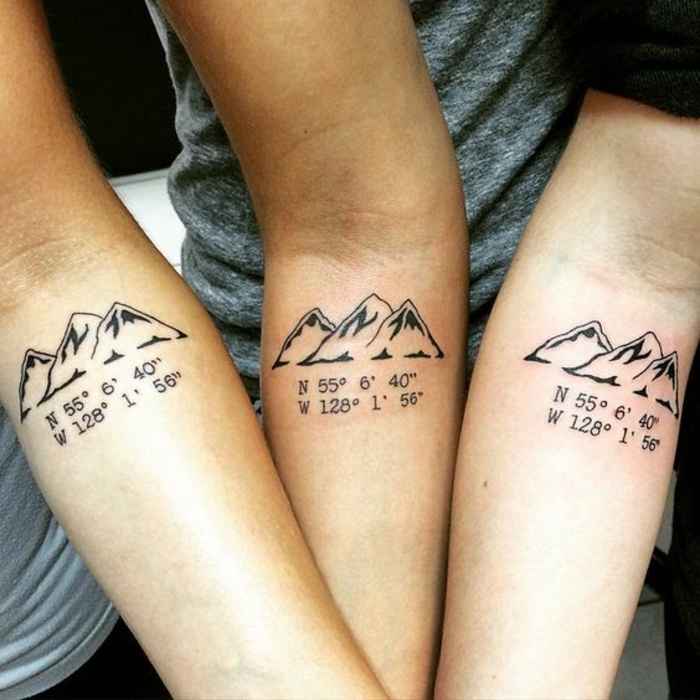 tatouage fin femme, trois filles tatouées à l'avant-bras, tatouages montagne, les plus beaux tatouages