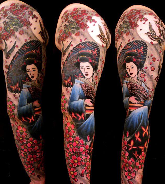 tattoo pivoine tatouage fleur de cerisier avant bras ,manchette japonaise dessin geisha