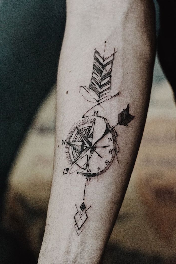 les plus beaux tatouages, comment choisir le design de tattoo, dessin boussole avec flèches