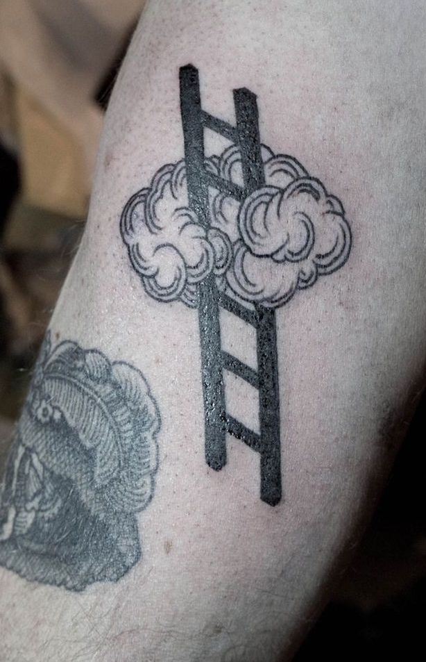 idée modele tattoo petit nuage et échelle poésie philosophie