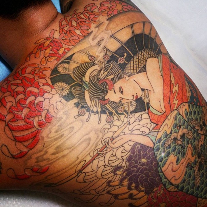 tatouage fleur japonais pivoine tattoo geisha dos homme yakuzas