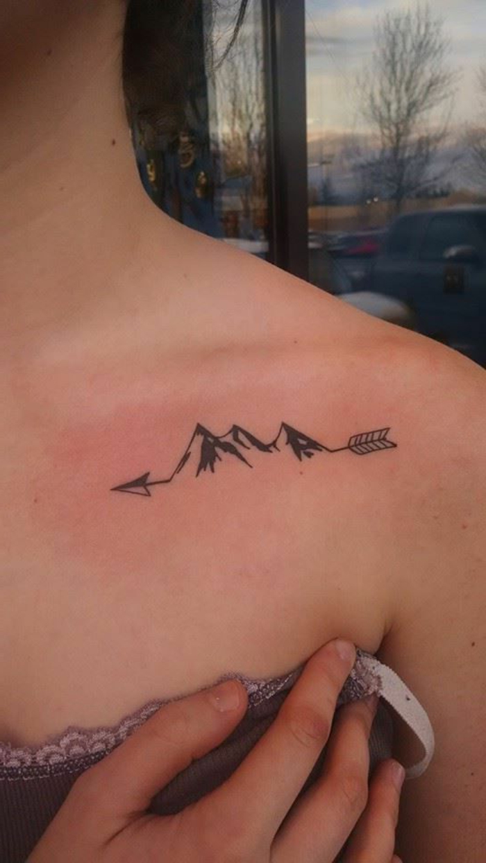 tatouage montagne mystique, flèche indienne, mini tatouage sympathique