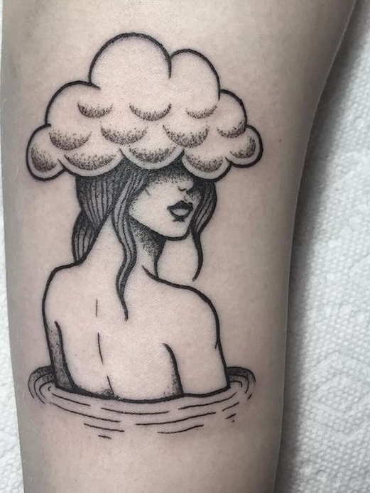 tatouage nuage femme tete dans nuages dessin tatouages fille