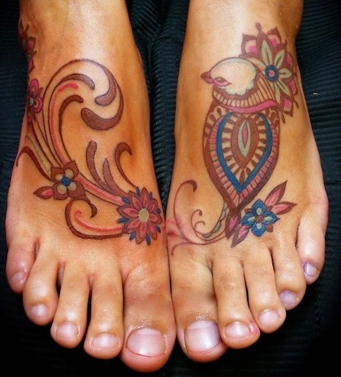 tatouages pieds motifs tattoo de pied pour femme oiseau mandala