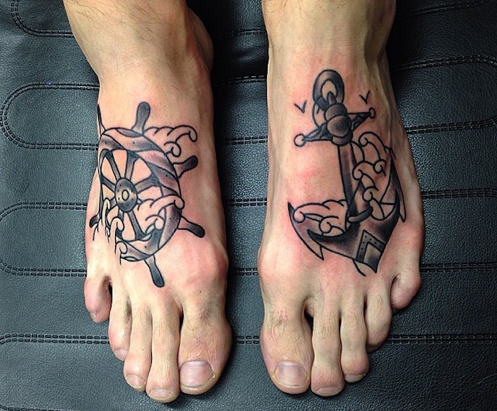 tattoo pied tatouages pieds homme gouvernail ancre maritime