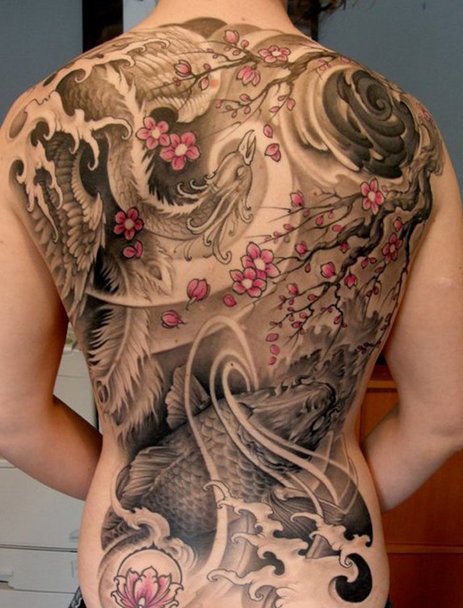 tatouage phoenix homme tattoo fleurs de cerisier japon dos complet