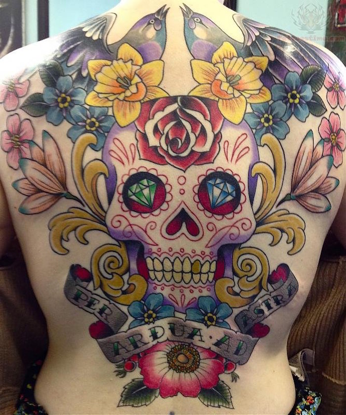 tatouage mexicain dos entier couleurs fleurs mexique crane
