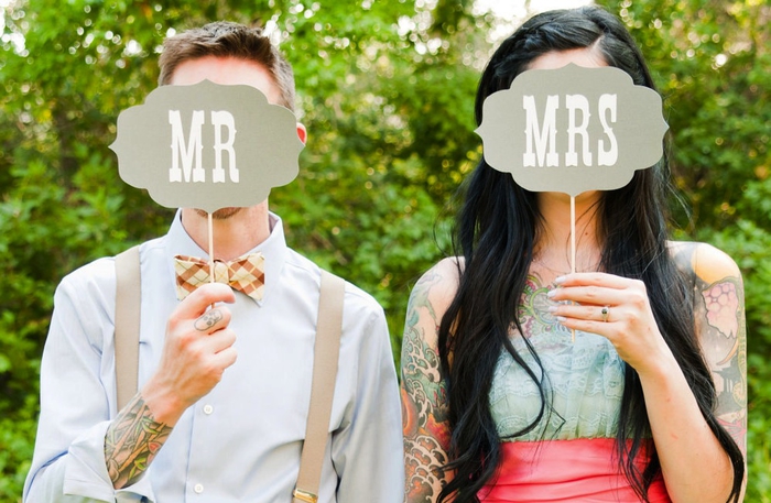 comment réaliser de jolies photos de mariage avec des accessoires de photobooth