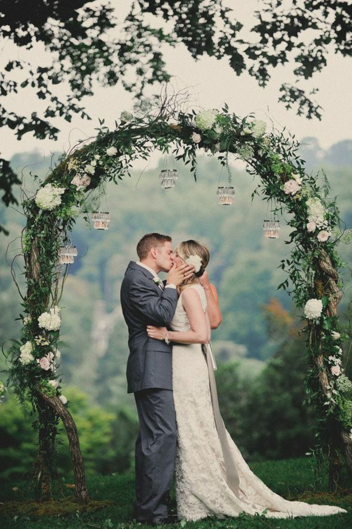 Montage de fleurs pour mariage decoration florale pour mariage adorable arche fleurs blanches