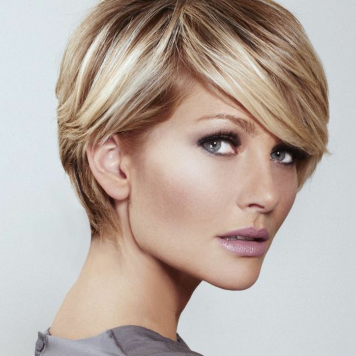 coupe courte blonde