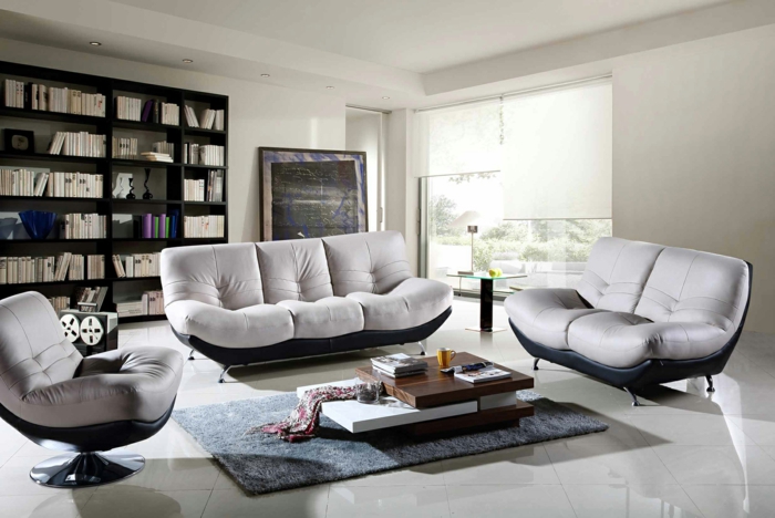 deco salon moderne, canapés confortables, tapis gris, table de salon modulable
