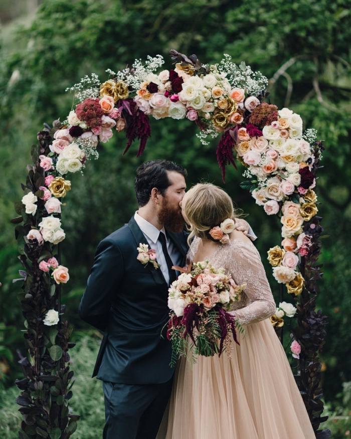Fantastique arche pour mariage un arche art floral mariage couronne florale