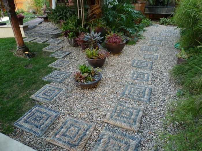 déco de jardin zen, galets, gravier et succulents pour aménager un coin zen dans un grand jardin