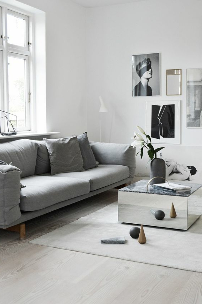 idée deco salon, table carrée finition métalisée, portrait artistique, sofa style vintage scandinave
