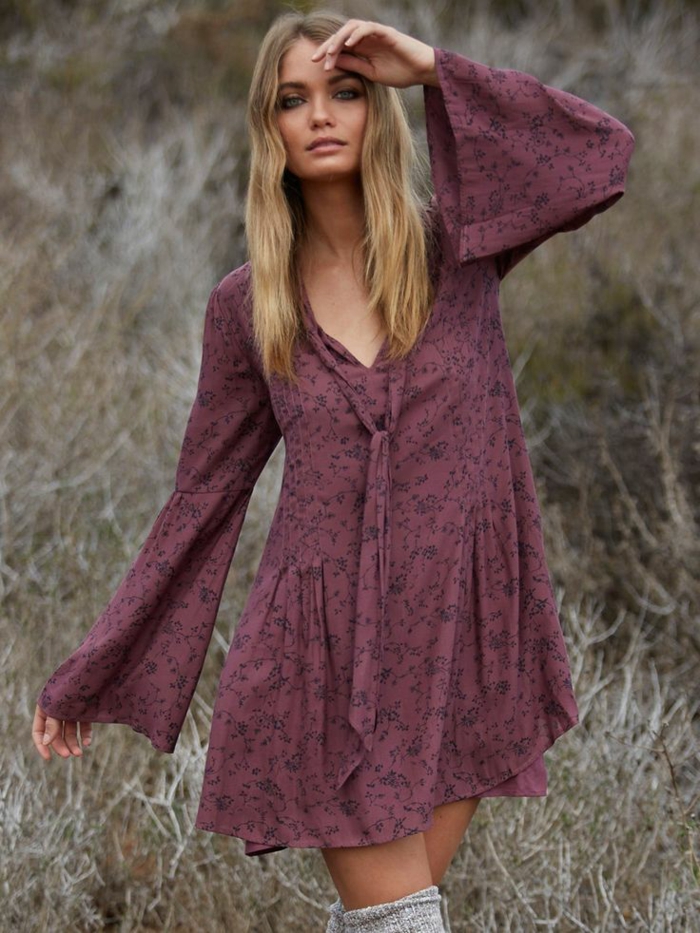 Belle tenue hippie chic look hippie robe style hippie chic robe courte avec manches longues évasées