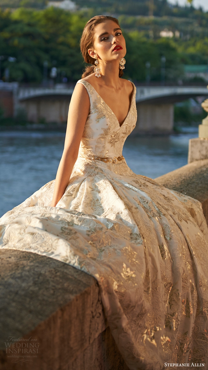 Robe de mariée de couleur robe de mariée colorée à la mode belle robe dorée