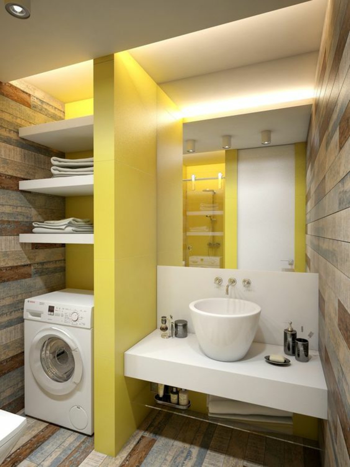 salle de bain petite aux étagères de rangement en blanc murs et séparateur d espace en jaune rayonnant