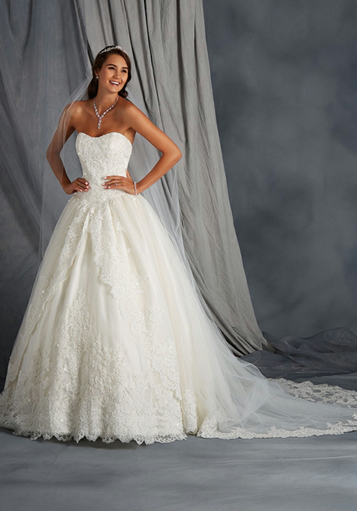 La robe de mariee rose poudré ou la robe de mariée blanche