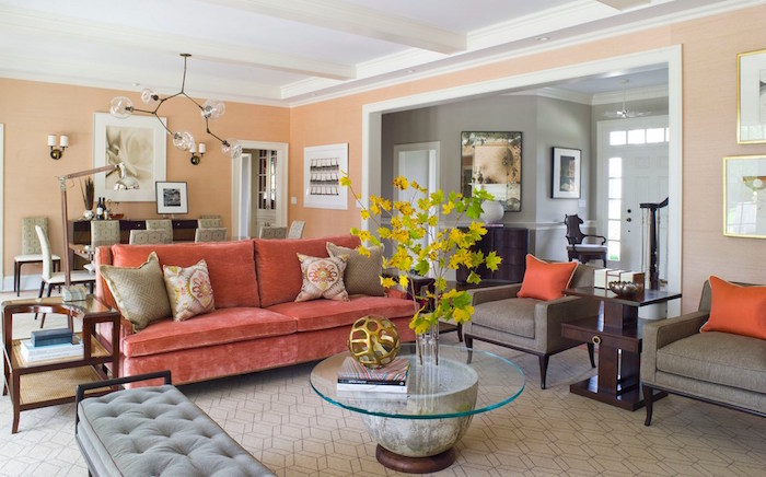 photo salon peinture couleur saumon orange rose et meubles gris