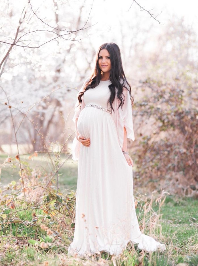 photographie femme enceinte photographe grossesse robe blanche marié campagne fleurs