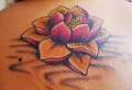 Découvrez les significations différentes du tatouage fleur – plusieurs idées en photos