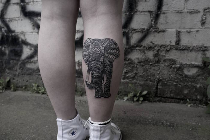 idée tattoo mollet femme elephant tatouage mandala indien sur la jambe