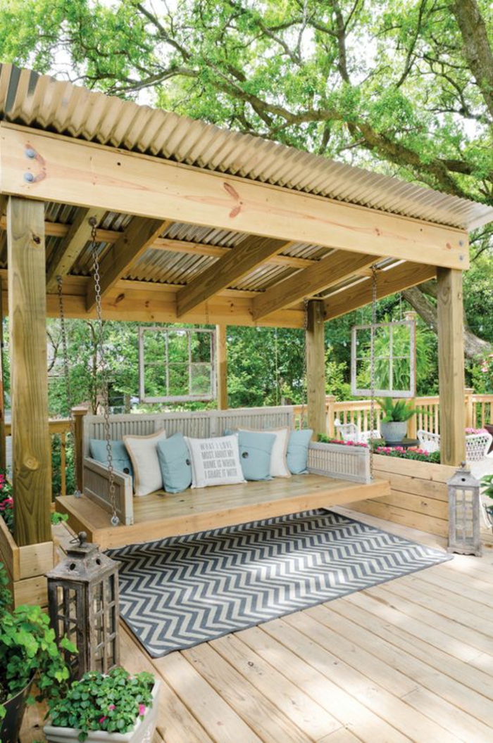 terrasse couverte fermee grande pergola pour le jardin en bois clair 