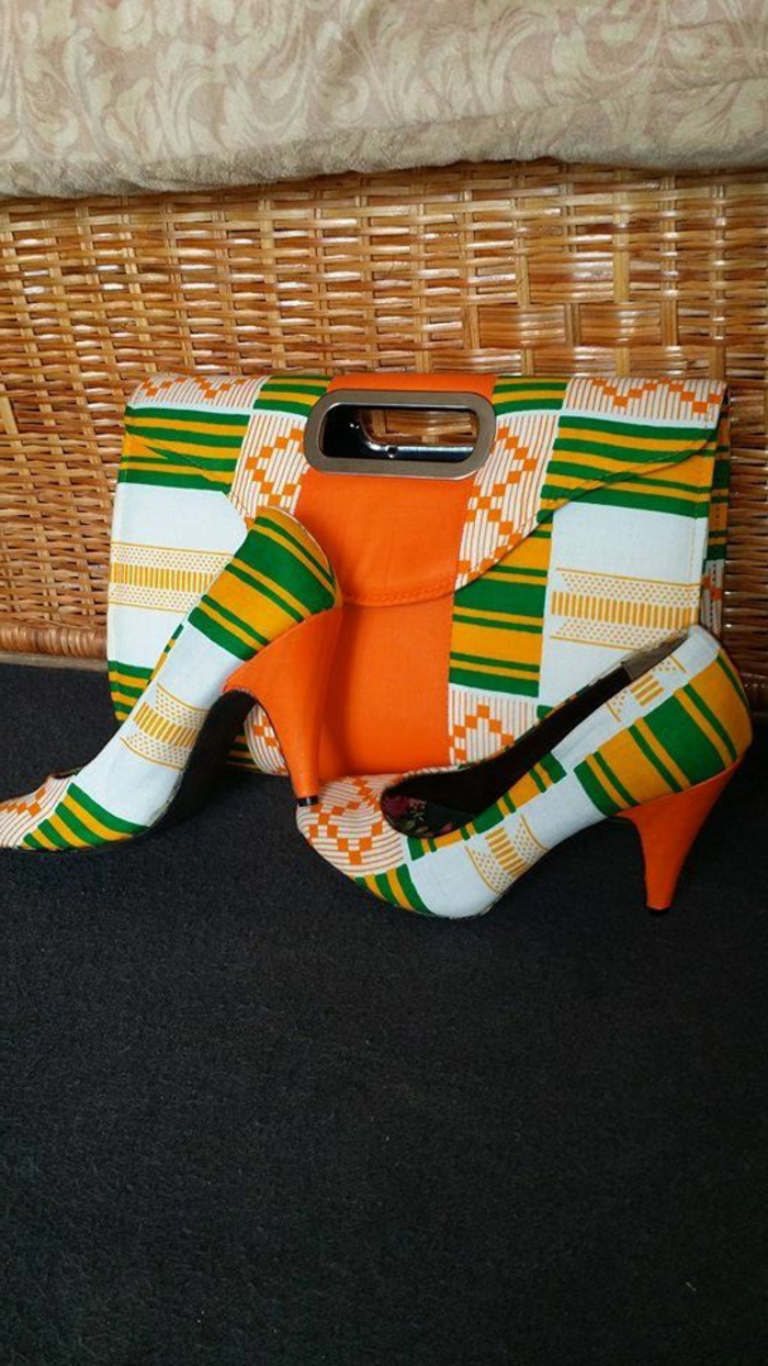vêtements femme originaux, sac et escarpins aux imprimés ethniques en orange, jaune et vert