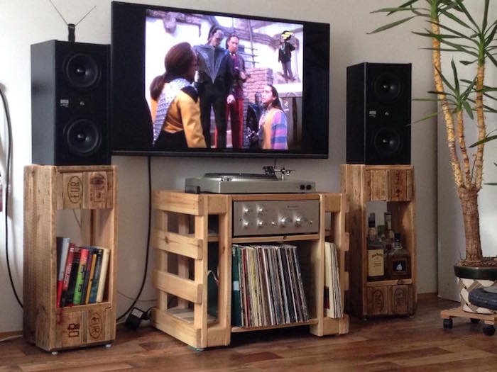 meubles en palettes bois pour tv et hifi et vinyles