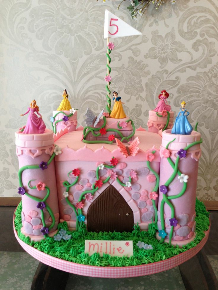 Formidable idée gâteaux anniversaire princesse gâteau château princesse Disney'