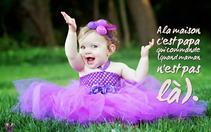 citation humour, petite fille bébé à la robe violette, photo petite princesse bébé avec citation drole
