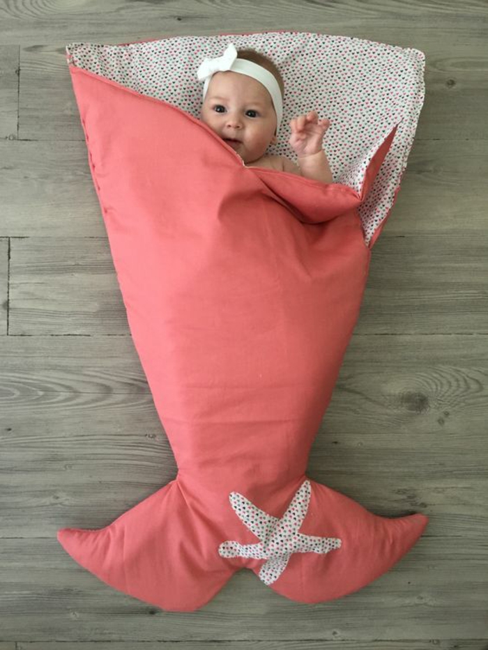 cadeau de naissance original baby cocoon en forme de corps de sirène pour petite fille