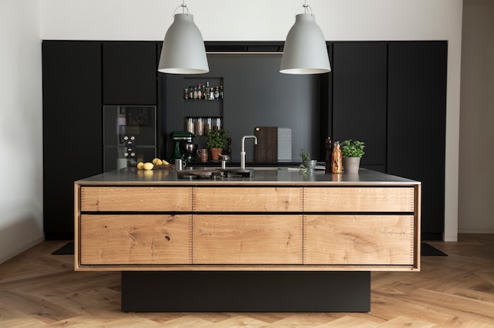 modele de cuisine, meuble de rangement cuisine, ilot central de cuisine en bois, lampe suspendue en gris