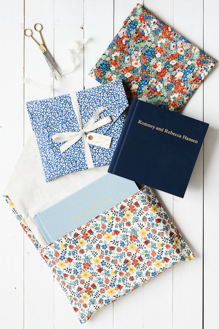 Tuto couture pinterest couture apprendre à coudre tutoriel simple couverture de livre enveloppe de tissu 