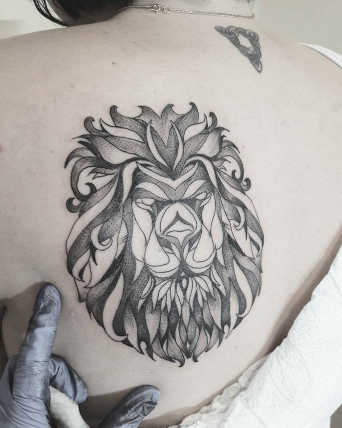Idée tatouage tribal lion tatouage petit lion quel tatou lion dessin beau tatouage graphique