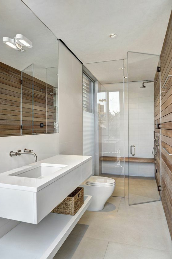 idee deco salle de bain nature, salle d'eau en bois et blanc, cabine de douche paroi transparent, grande vasque blanche