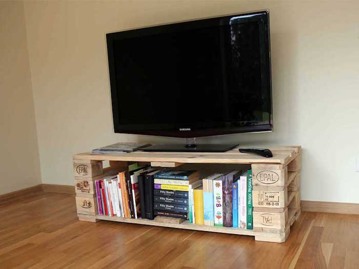idée diy fabrication palette meuble pour télé dans salon