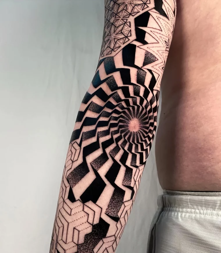 illusion optique op art tatouage homme bras et coude lignes geometriques