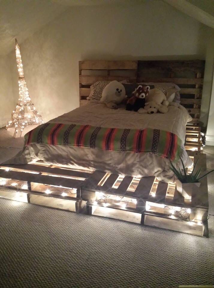 une ravissante chambre ado fille aux couleurs neutres avec un lit palette led 