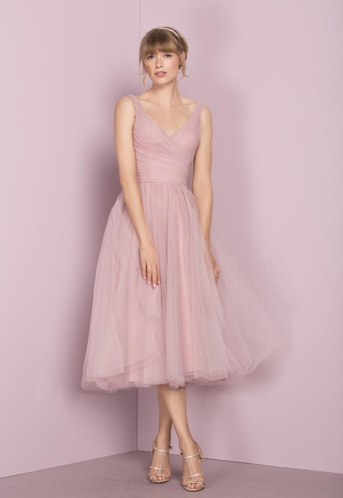 modèle de robe demoiselle d'honneur rose poudré à jupe en tulle style tutu