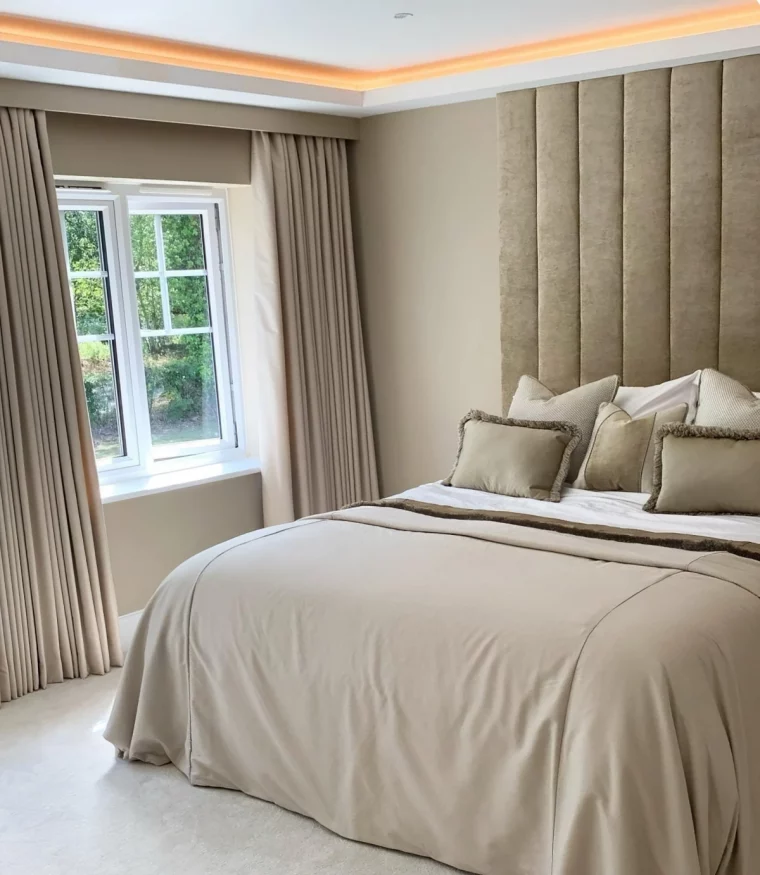 peinture couleur taupe chambre adulte moderne rideaux literie