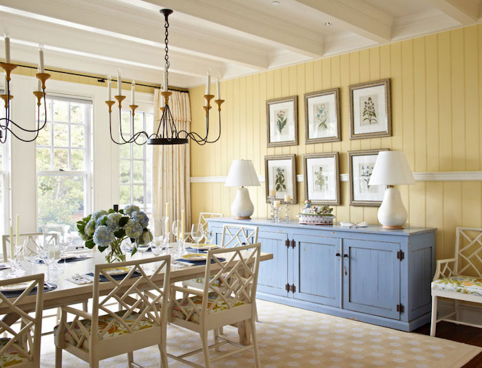 idée deco salon blanc et beige jeune lin et meuble bleu pour associer couleurs