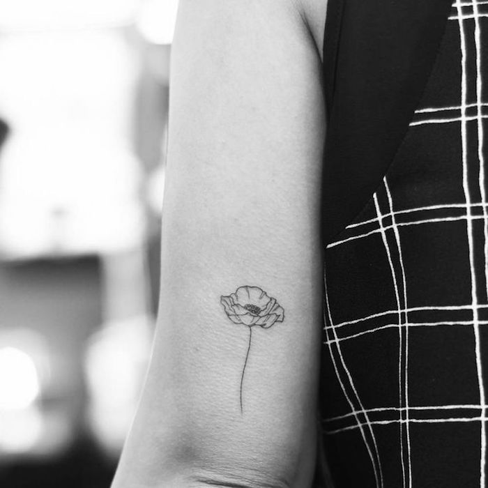 petit coquelicot tatouage signification tattoo fleurs sur le coude