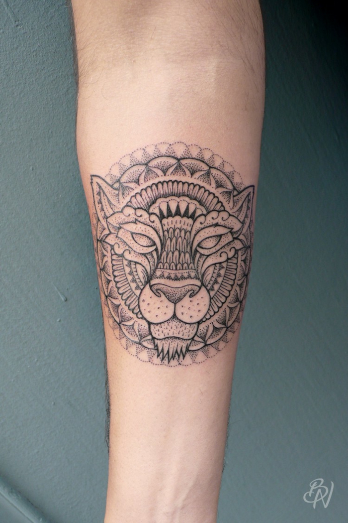 Ravisant tatouage signe astrologique lion tatouage tribal lion ronde motif