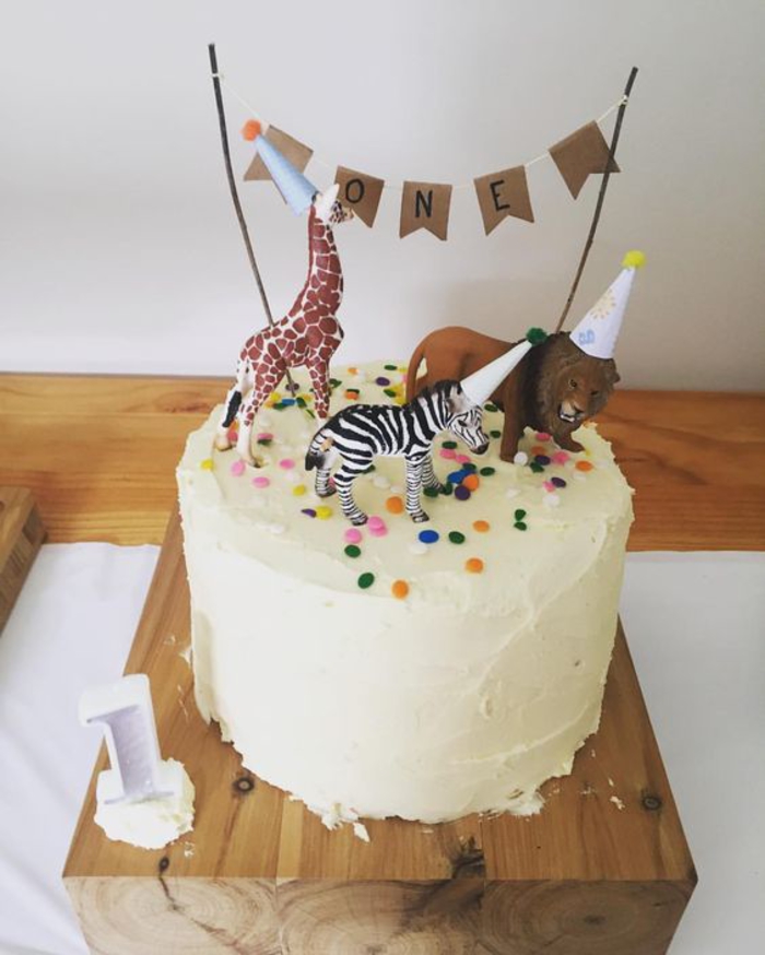 Gâteau vache Pâte à sucre  Idée gateau, Gâteau girafe, Idée gateau  anniversaire