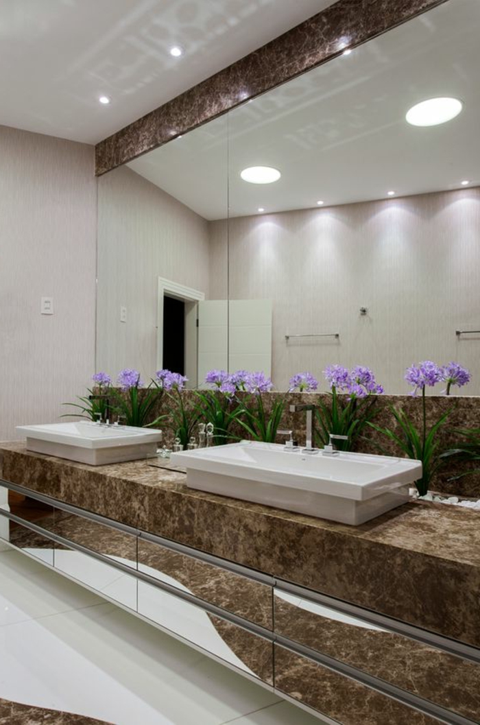 salle de bain cocooning, vasques blanches rectangulaires, galets blancs décoratifs