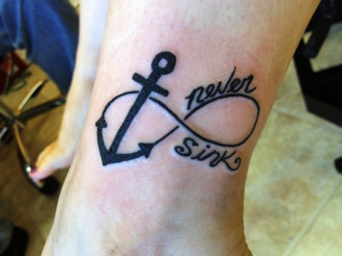 infini tattoo ancre marine et tatouage ne coule jamais sur le poignet